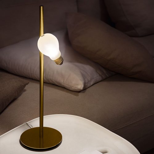 Lampada da tavolo minimal